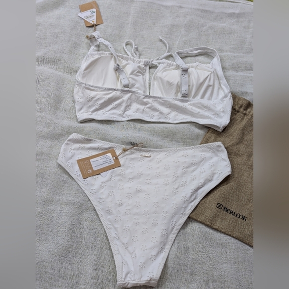 BNWT / Berlook / US 16 / Floral Cutout Drawstring Bikini Set - Picture 2 of 2
